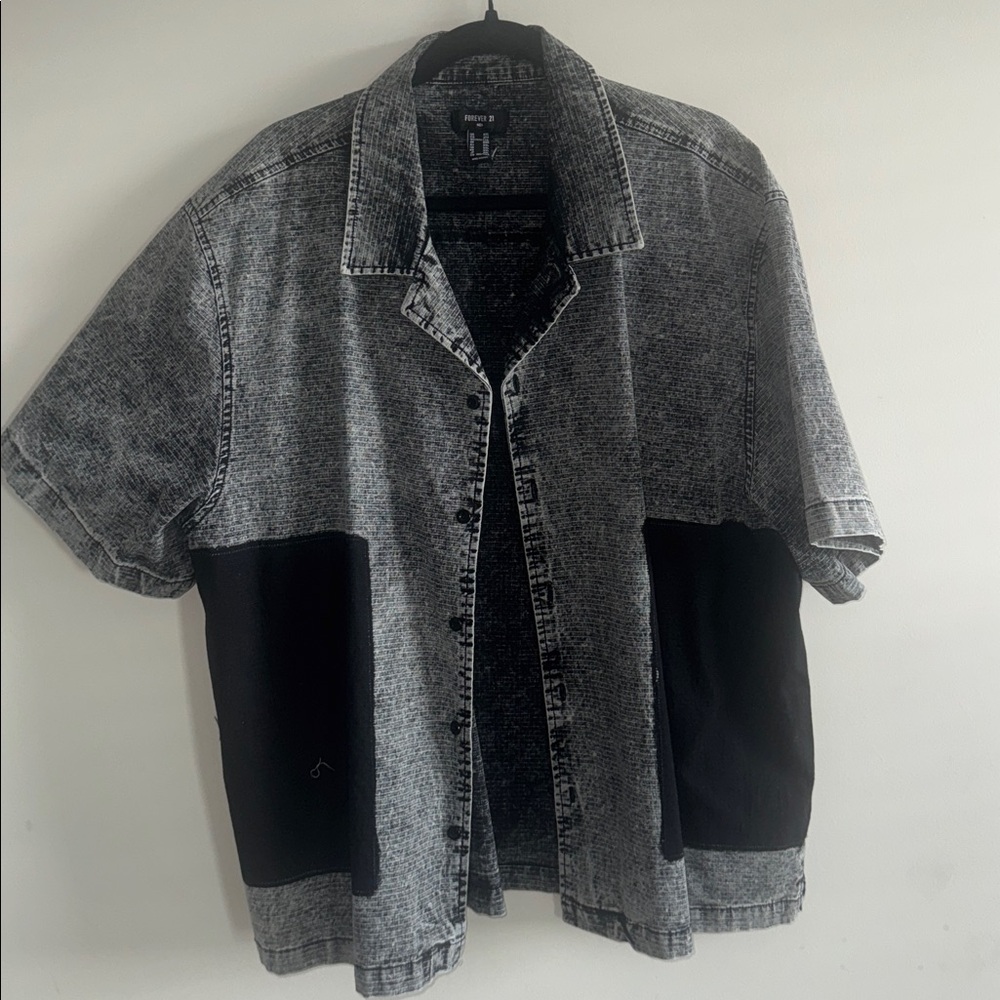 Forever 21 Black and Gray Men's Shirt